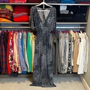 5th & Love gray/white short sleeve elastic waistband v neck jumpsuit size S NWT